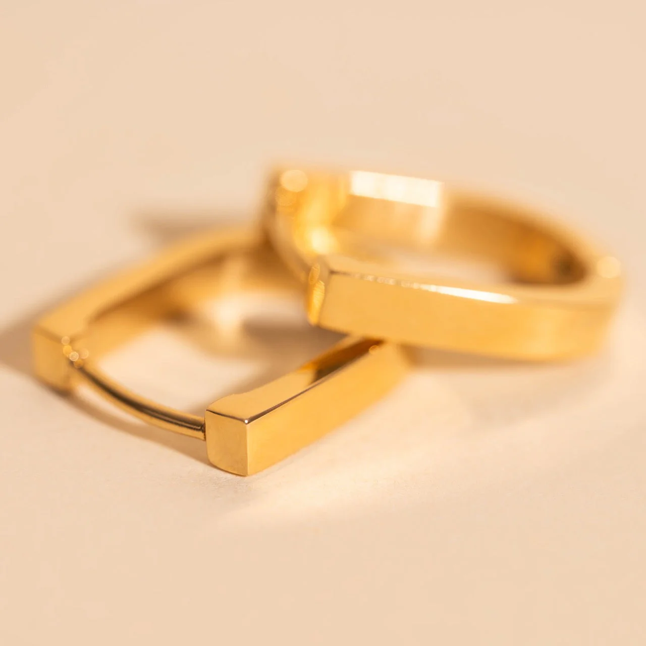 Titanium Smooth Stirrup Chunky Huggie Hoop Earrings - Image 7