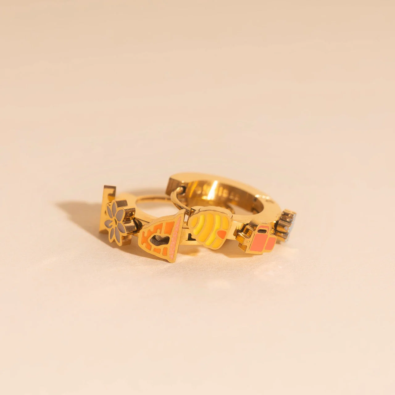 Utah 3D Huggie Hoop Earrings - Image 3